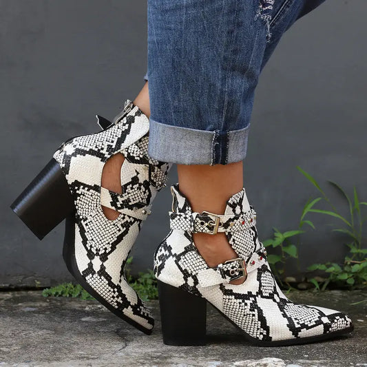 Knöchelstiefel mit Schlangenledermuster und Schnallen für Damen